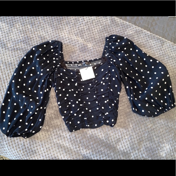 Zara Tops - Zara puff sleeve crop top
